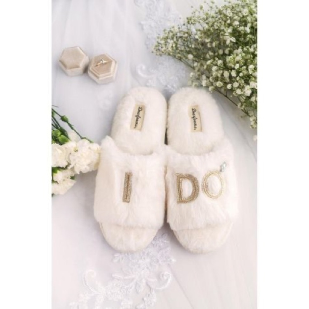 Dearfoams Women's Lane Bridal I Do Fuzzy Slide Slipper - size US 9-10 - Picture 2 of 8
